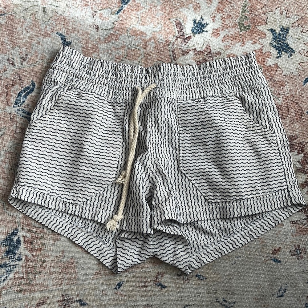 Cali 1850 beach shorts. Size xs.
